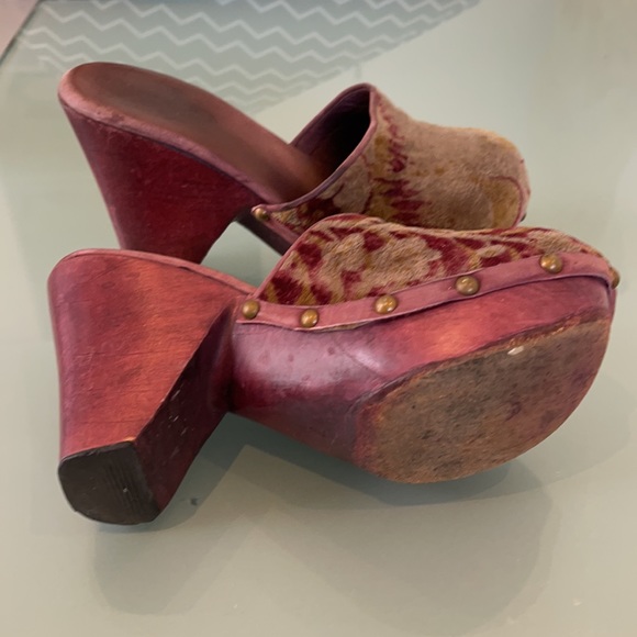 Sandals - Picture 4 of 8